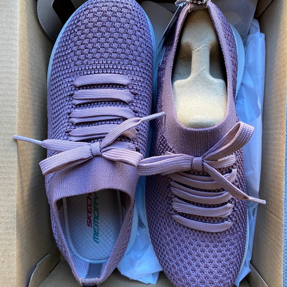 Sketchers shoes